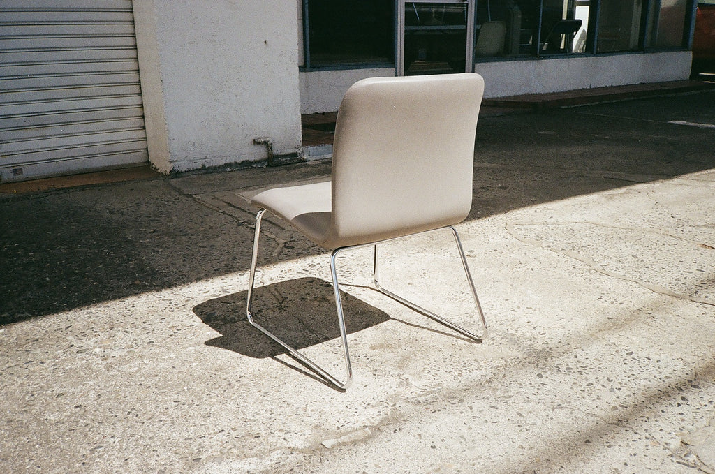 PSU_CH015_Gray lounge chair