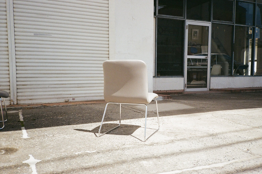 PSU_CH015_Gray lounge chair