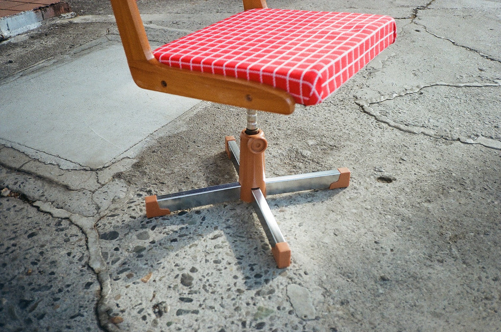 PSU_CH016_ Red plaid chair