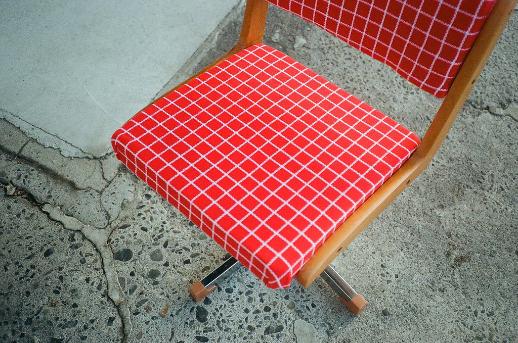 PSU_CH016_ Red plaid chair