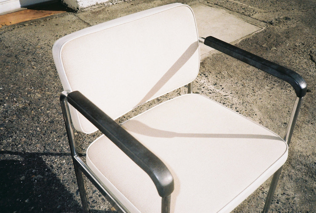 PSU-CH005_Fabric chair with armrest