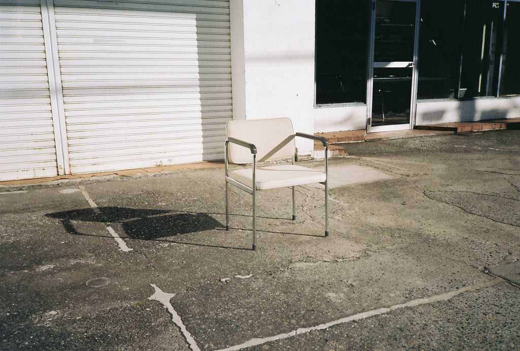 PSU-CH005_Fabric chair with armrest