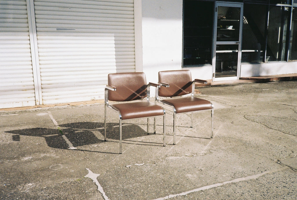 PSU-CH004_Synthetic leather chair with armrest
